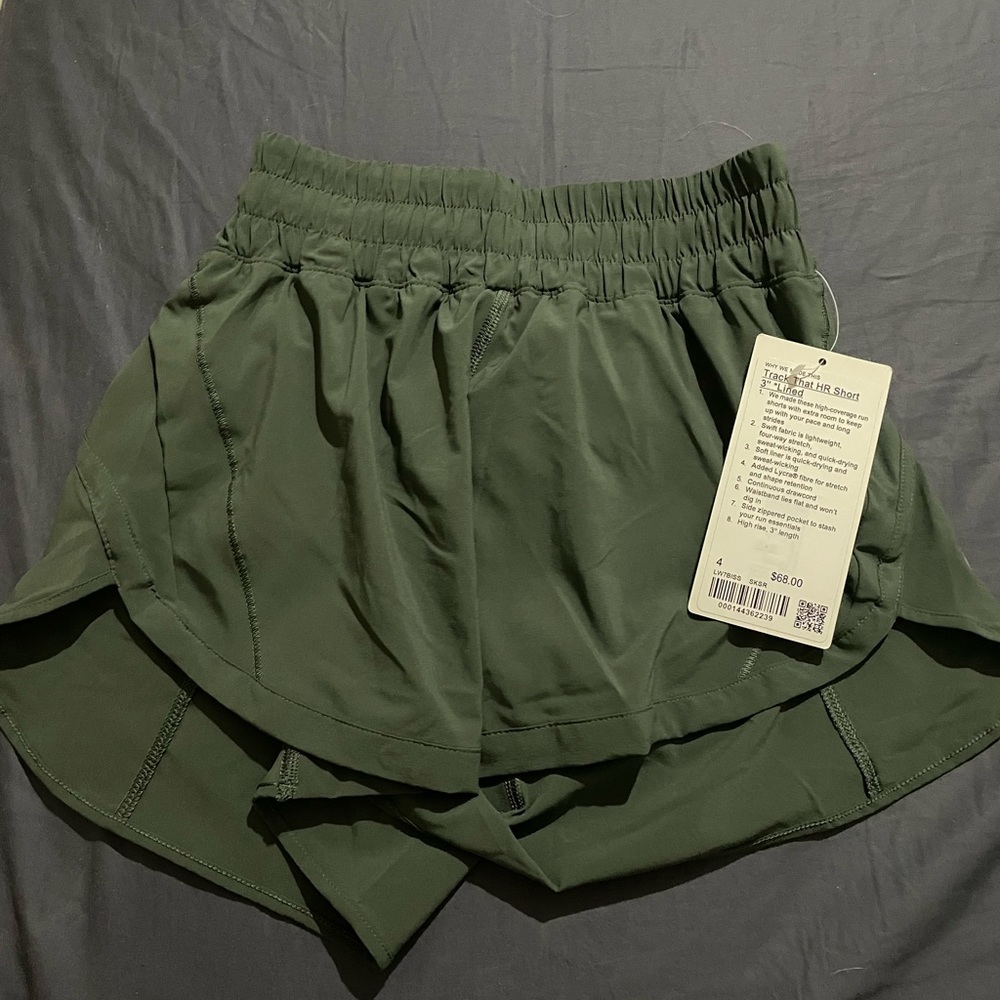 BNWT track that short 3’ in smoked spruce